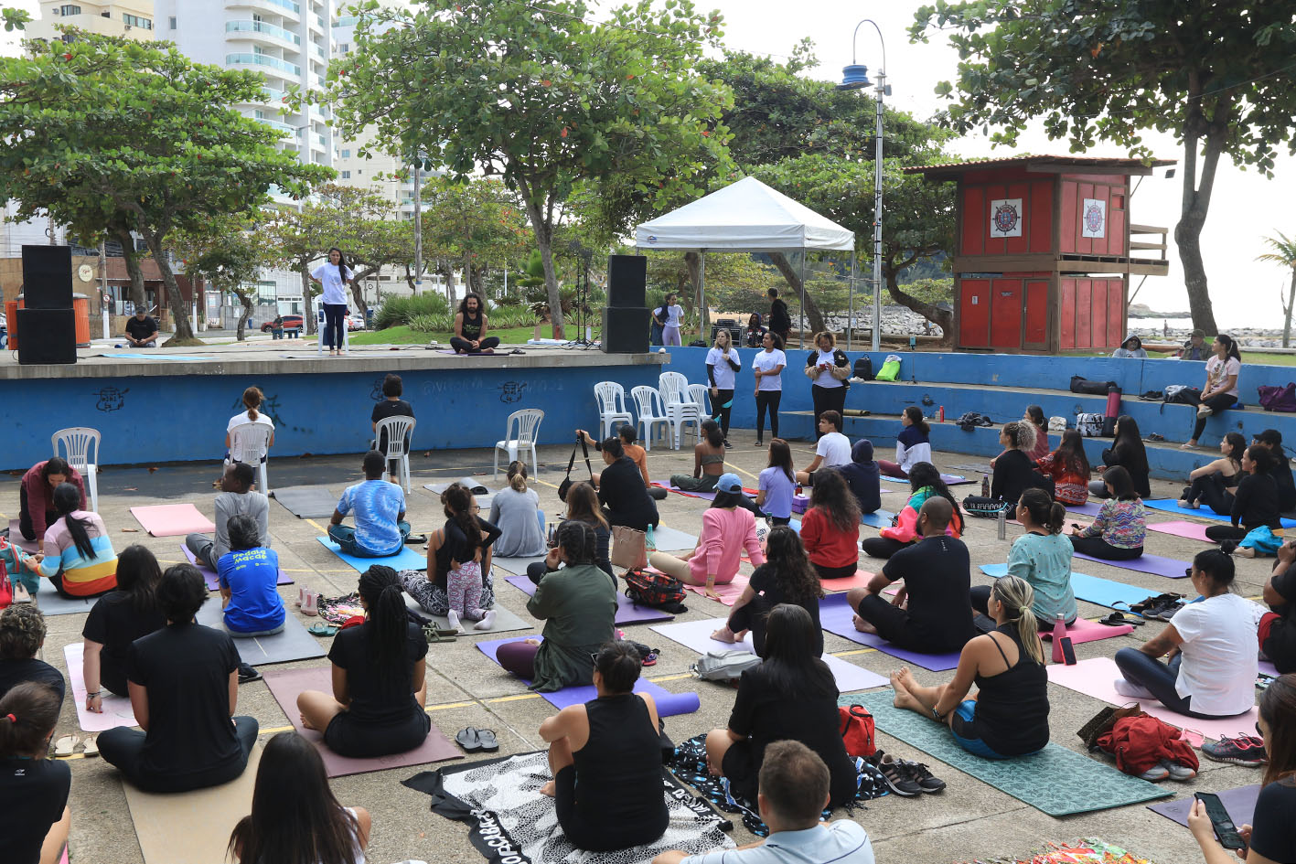 Primeira edição do Yoga Fest atrai praticantes e iniciantes