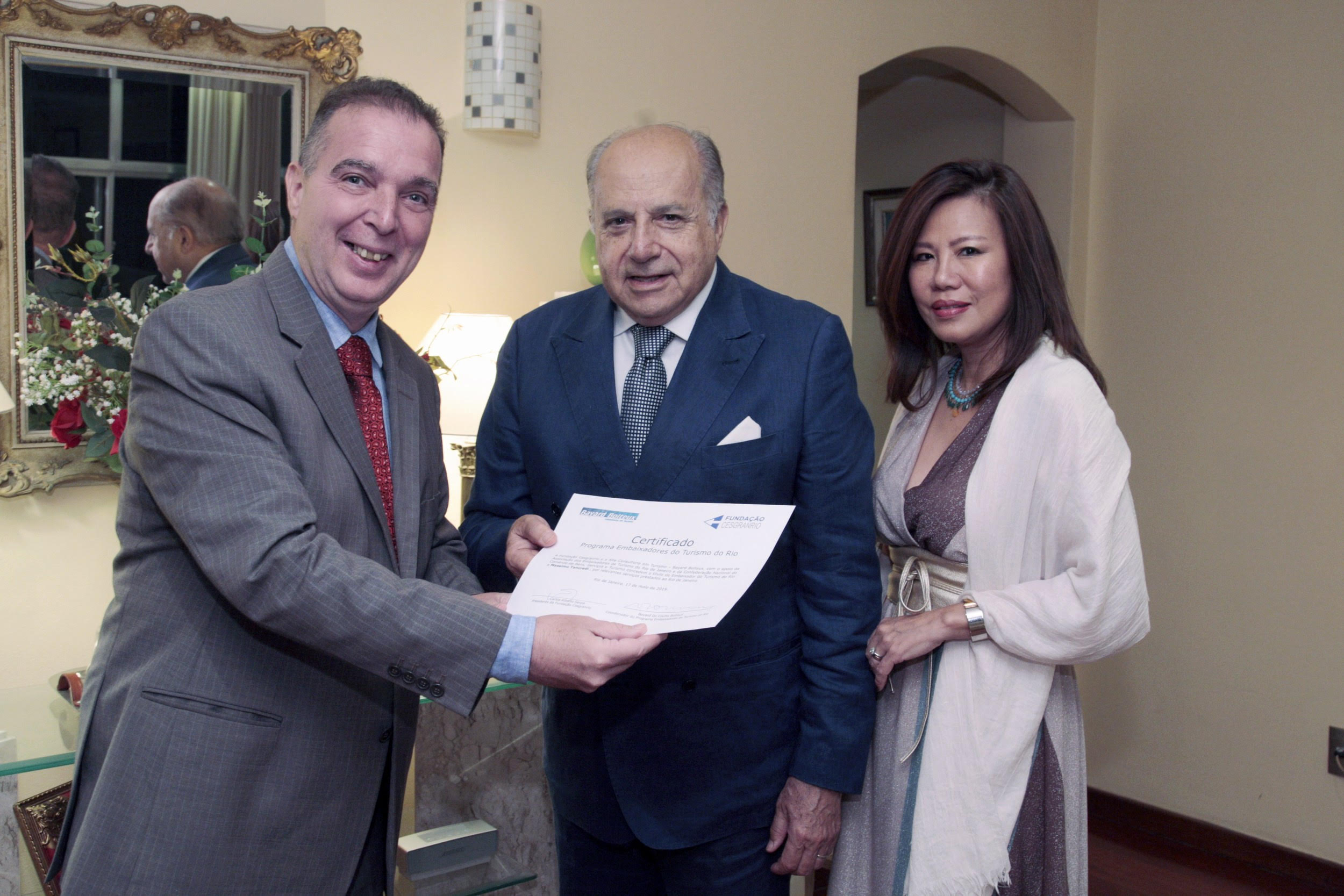 Massimo Tancredi é homenageado com título Embaixador de Turismo do RJ