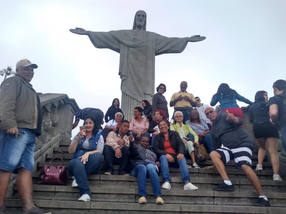 Idosos de Belford Roxo participam de passeios em pontos turísticos do Rio de Janeiro