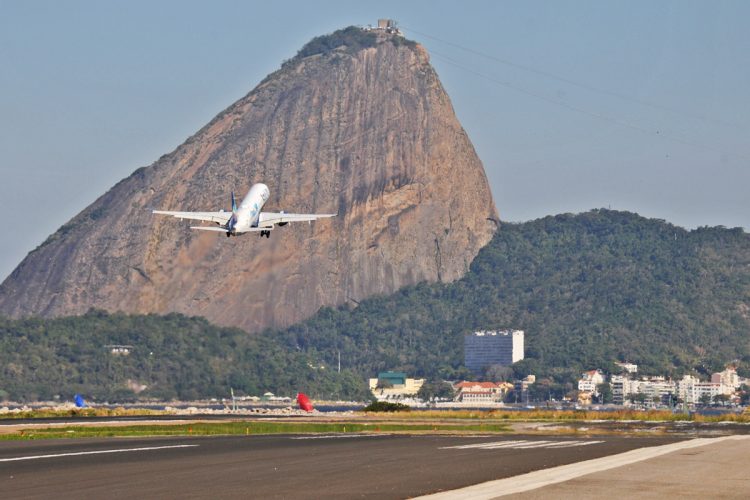 Ponte aérea Rio-São Paulo completa 60 anos transportando 26 mil passageiros por dia