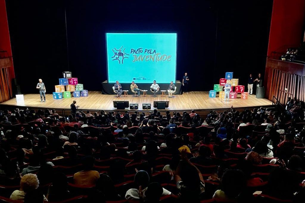 Pacto pela Juventude para jovens de favelas
