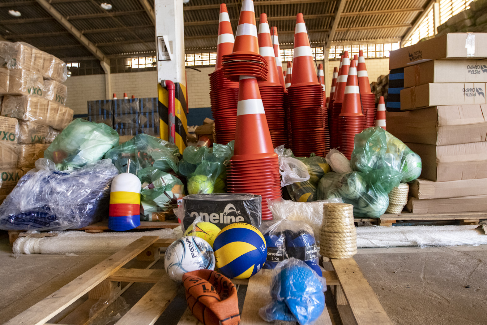 Escolas recebem 25 mil materiais esportivos