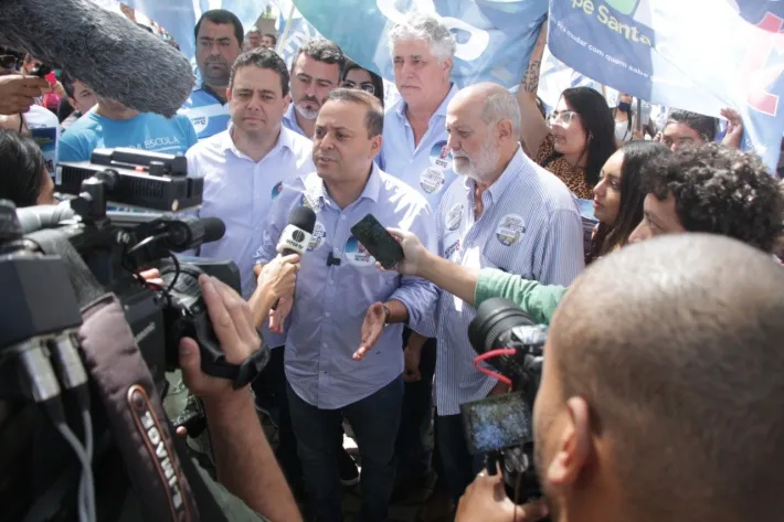 Rodrigo Neves promete água para Macaé e polos universitários em Campos