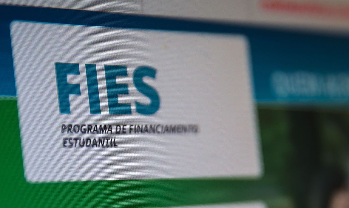 Renegociação de dívidas do Fies já pode ser feita