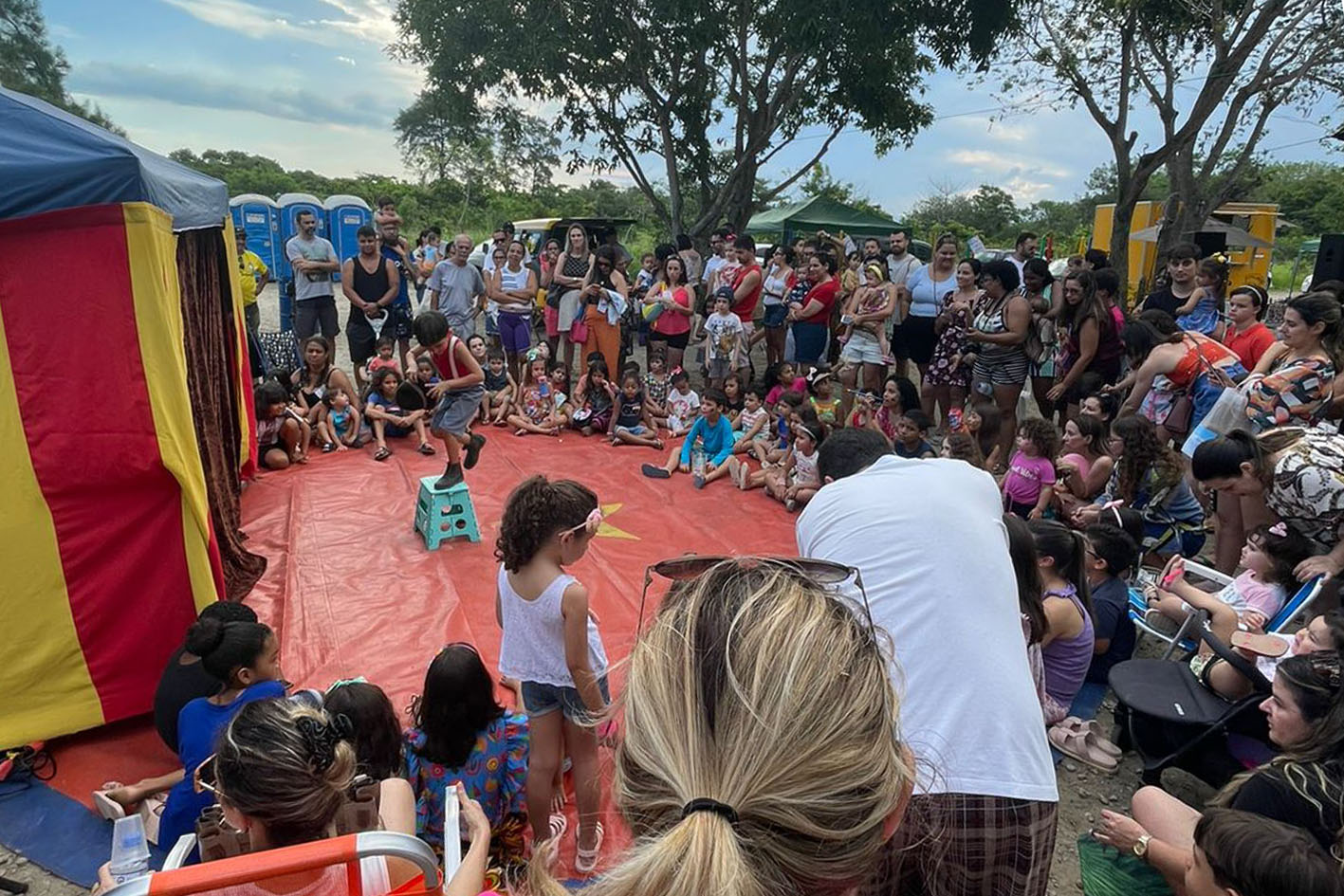 Alegria marca homenagem às crianças no Beco das Artes