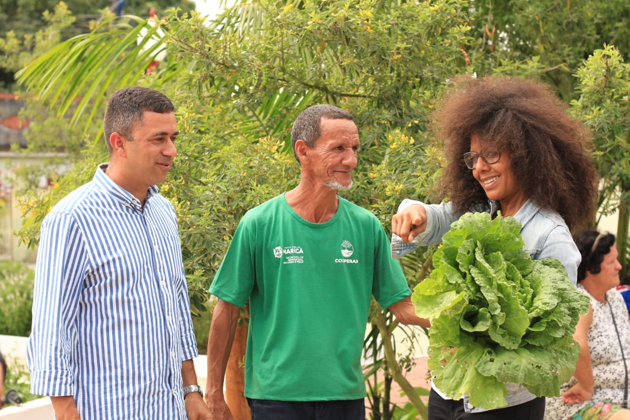 Vice-prefeita de Paris visita Maricá para conhecer projetos de agricultura urbana