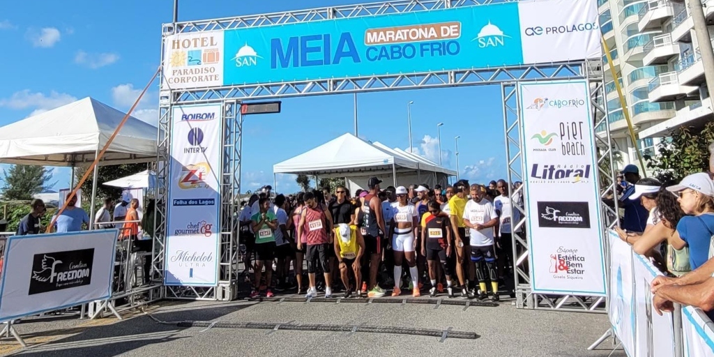 Meia Maratona de Cabo Frio reúne centenas de corredores