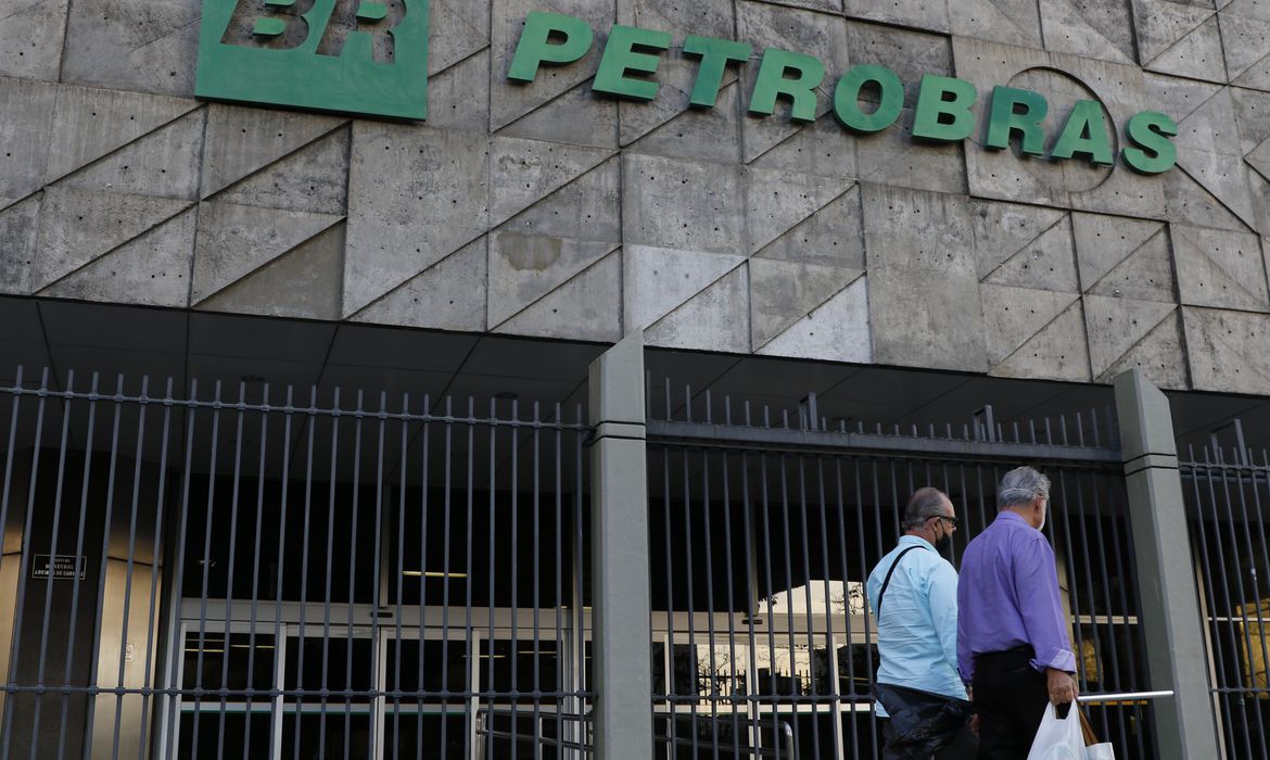 Petrobras aprova distribuição de R$ 43,7 bilhões em dividendos