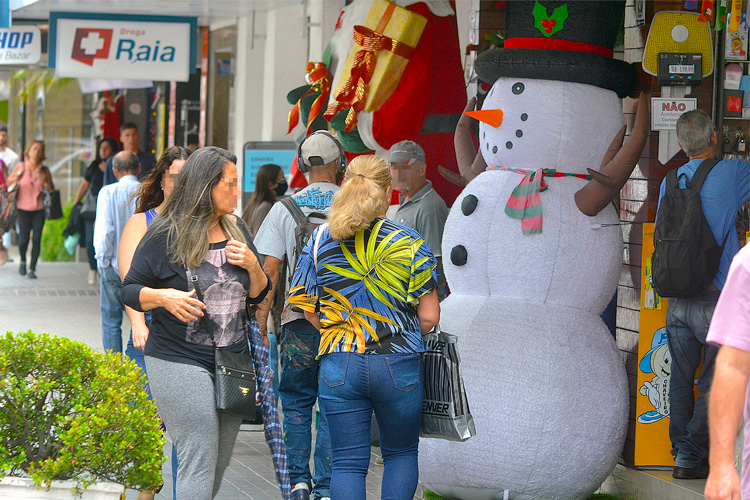 Comércio autorizado a estender horário até 22h