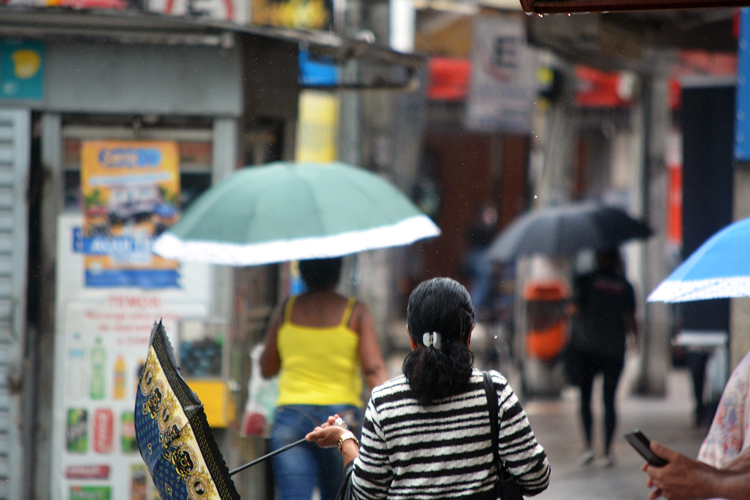 Primavera termina com muita chuva