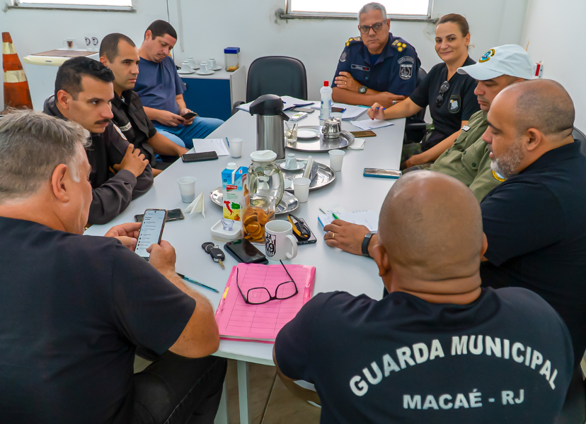 Reunião define detalhes da Operação Verão no município