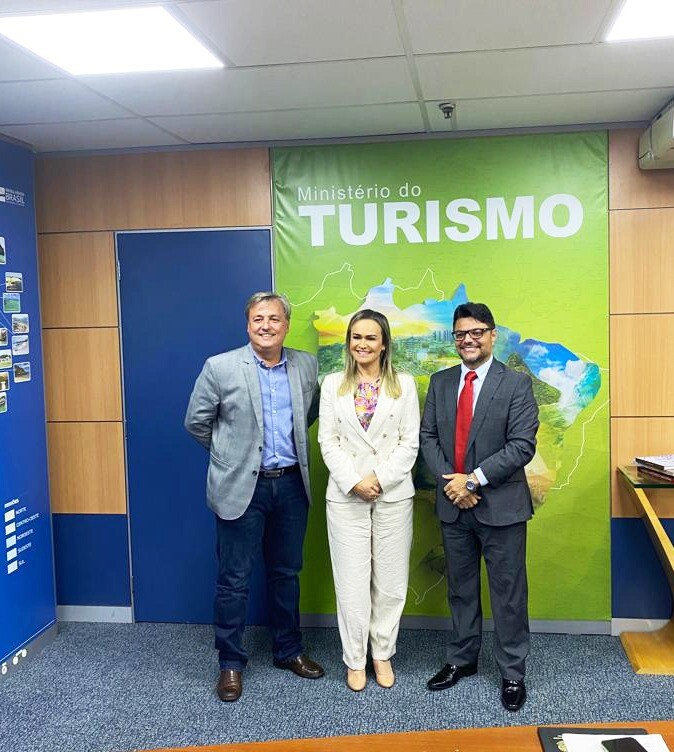 Prefeito de Búzios participa de reunião com Ministra do Turismo em Brasília