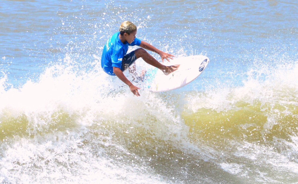 Etapa de surfe em Barra do Furado encerra com disputas entre os melhores atletas do país