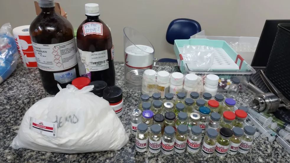 Polícia flagra laboratório clandestino de anabolizantes