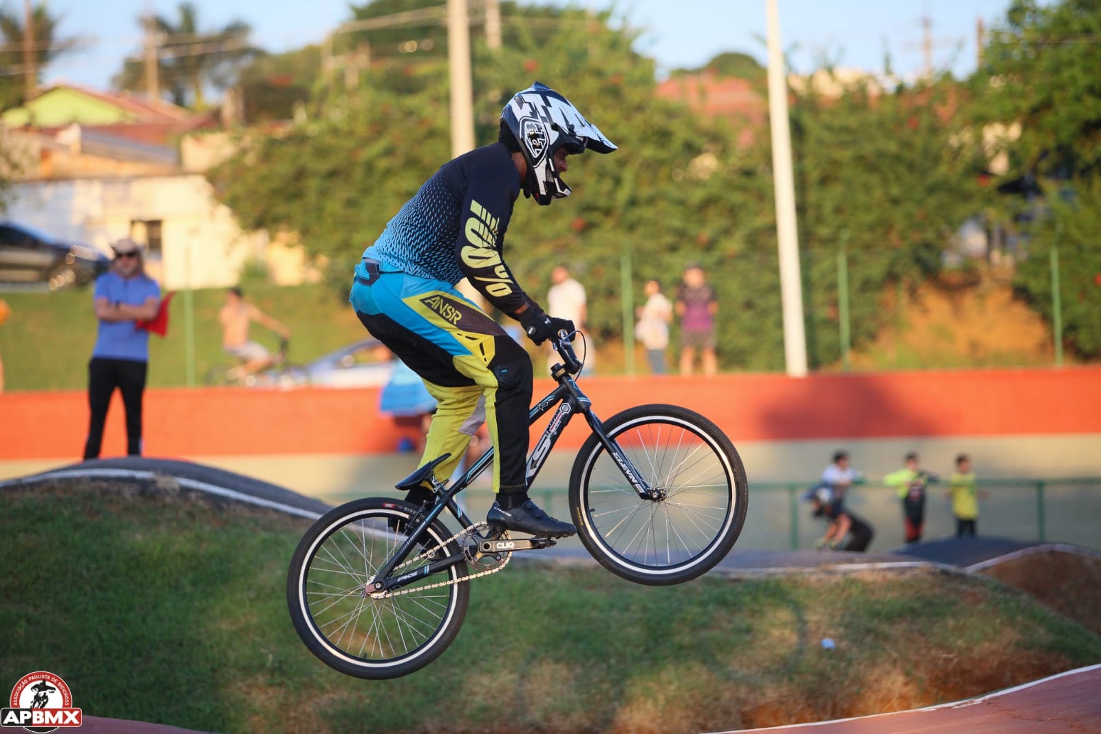 Atleta do BMX Race é Campeão Mineiro e Vice no Paulista