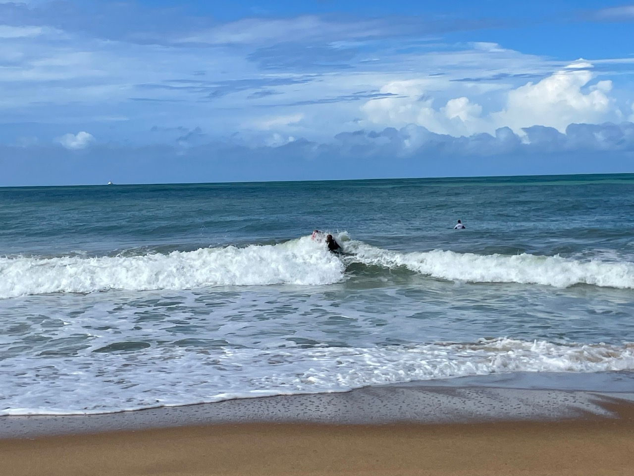 Praia do Pecado sedia Circuito Macaé Master Bodyboarding