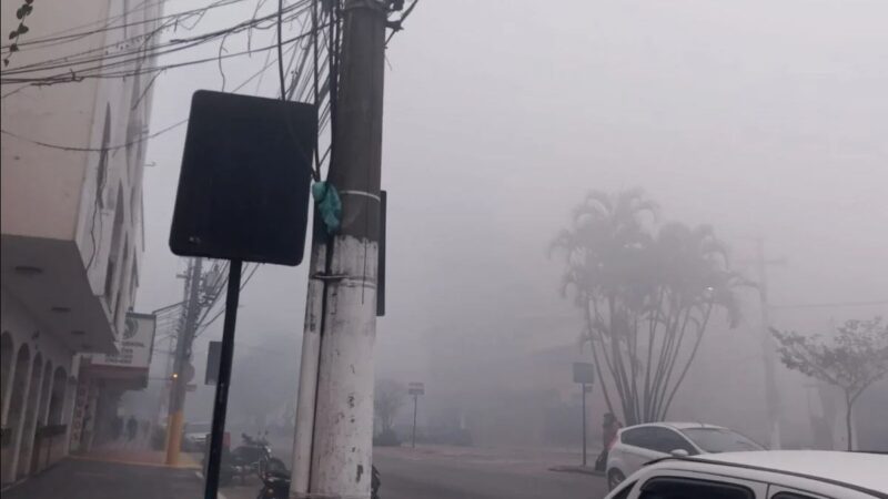 Incêndio em aterro sanitário deixa Teresópolis sob fumaça