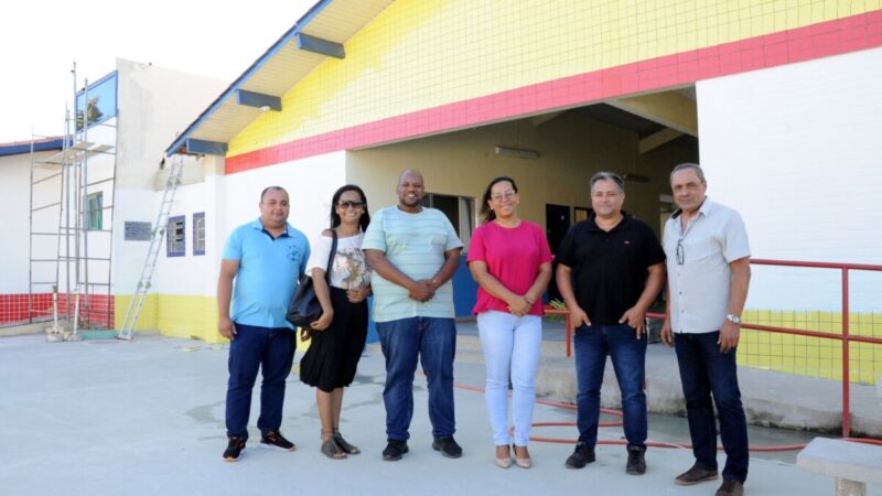 Secretária de Educação visita obra da escola Délfica de Carvalho, em Barra do Furado, e destaca nova estrutura