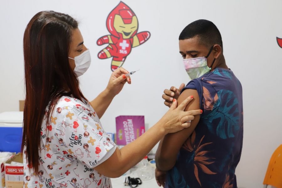 Vacinação contra Covid-19 e Influenza continua em Rio das Ostras