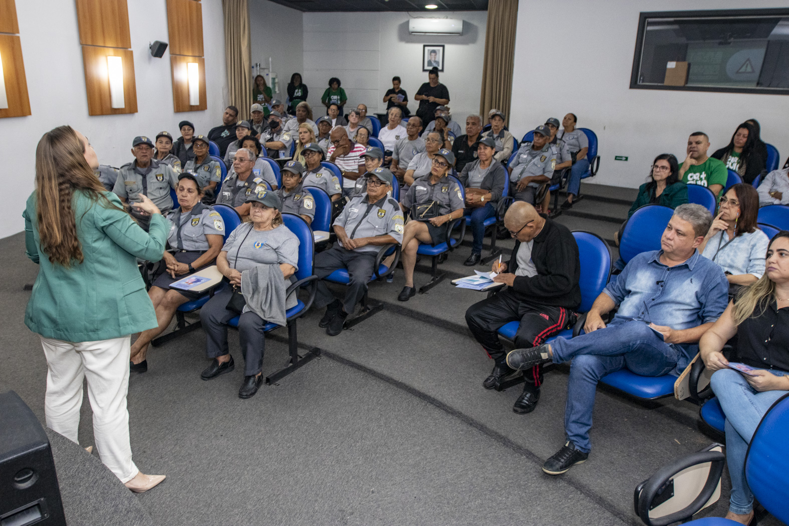 Semana do Idoso: Procon leva orientações para evitar golpes