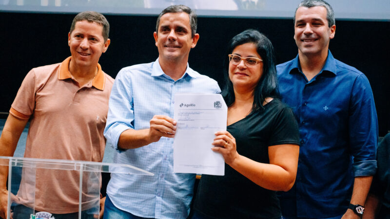 Prefeitura entrega 150 primeiros contratos a Microempreendedores Individuais (MEI)