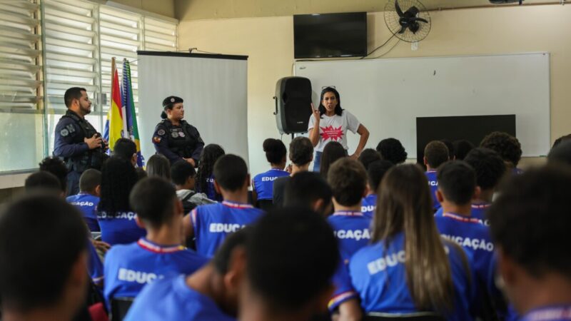 CEAM e Patrulha Maria da Penha fazem palestra com alunos em Barra de São João