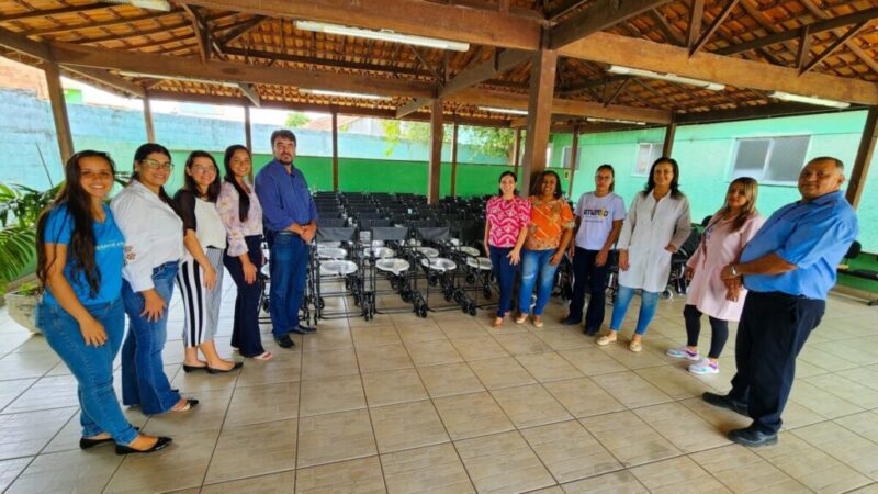 Saúde de Quissamã entrega cadeiras de roda e andadores para pacientes com dificuldade de locomoção