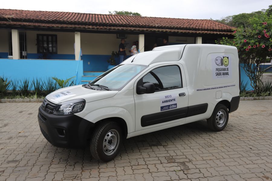 Novo veículo é entregue ao Programa de Saúde Animal