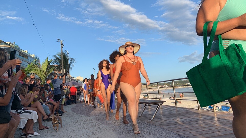 Praia do Forte, em Cabo Frio, tem deck e orla totalmente revitalizados para o verão