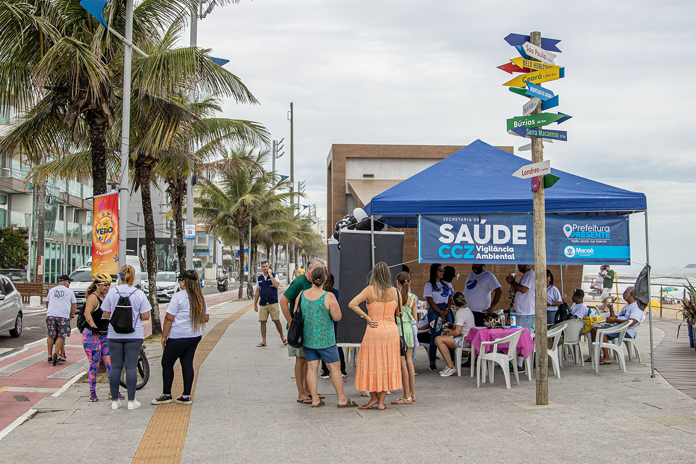 Praia de Cavaleiros recebe conscientização sobre a dengue