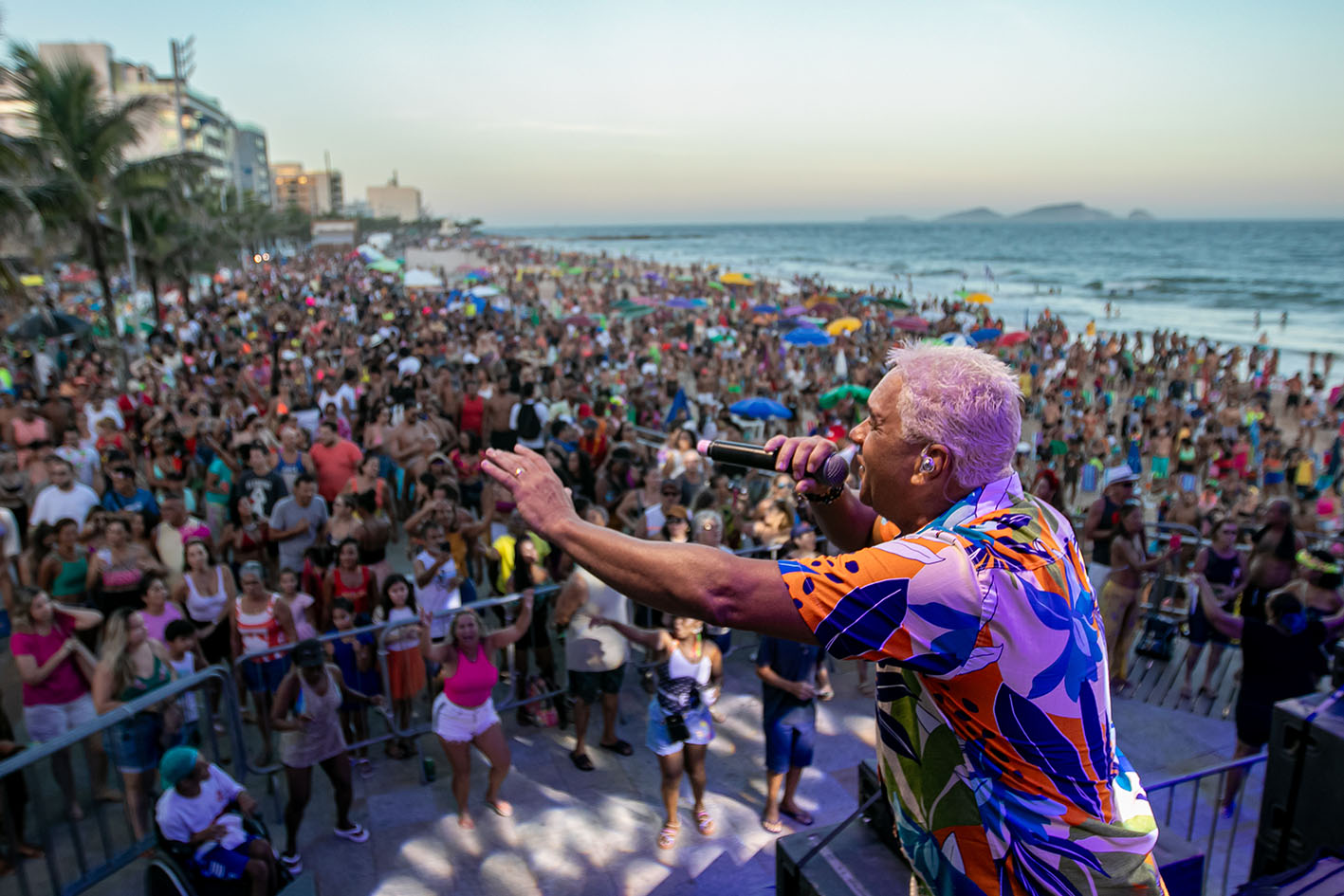 Segunda-feira de Carnaval com muita animação em Macaé