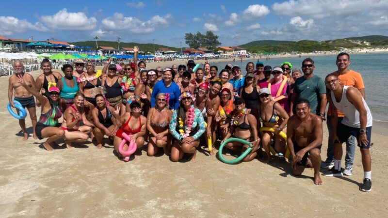 Prefeitura apoia aulas de hidroginástica na Praia das Conchas