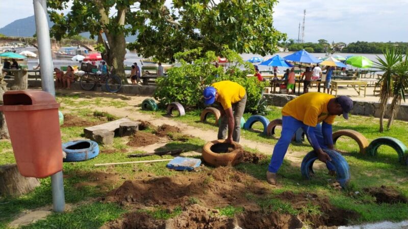 Pontal de Santo Antônio, em Tamoios, recebe instalação de mourões