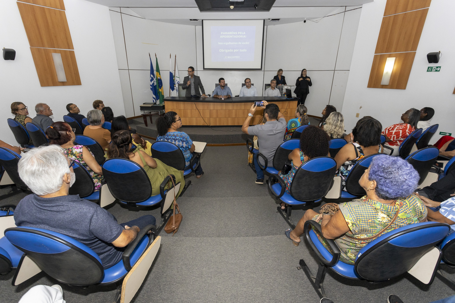 Aposentados recebem homenagem no Paço Municipal