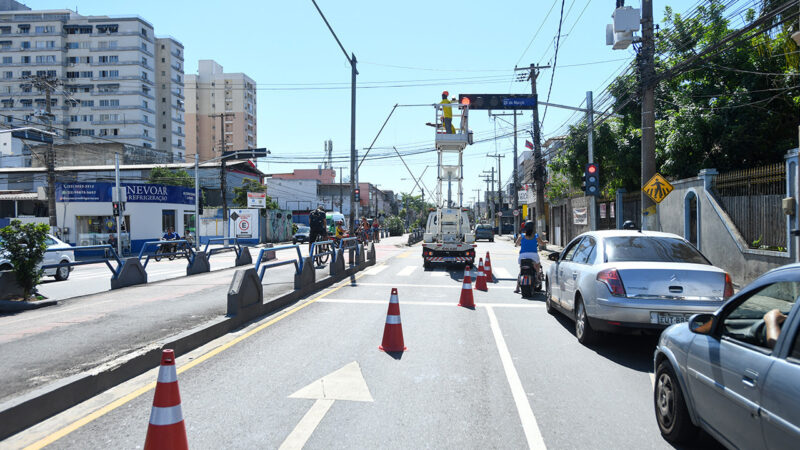 Parque semafórico nos principais corredores da cidade é renovado em 35%