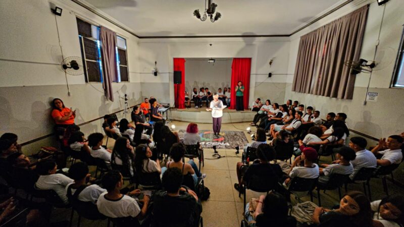 Autores macaenses são destaque em projeto de leitura dramatizada nos Colégios estaduais de Macaé