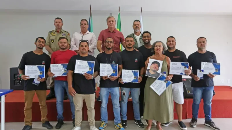 Prefeitura de Búzios homenageia voluntários em cerimônia na Escola Municipal Darcy Ribeiro