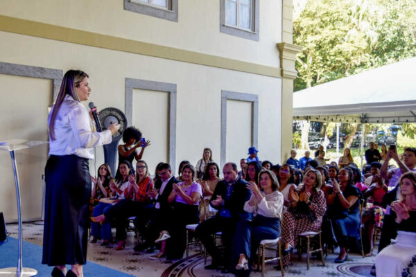 Prefeitura de São Pedro da Aldeia participa de formatura do Programa PRONATEC Mulheres Mil