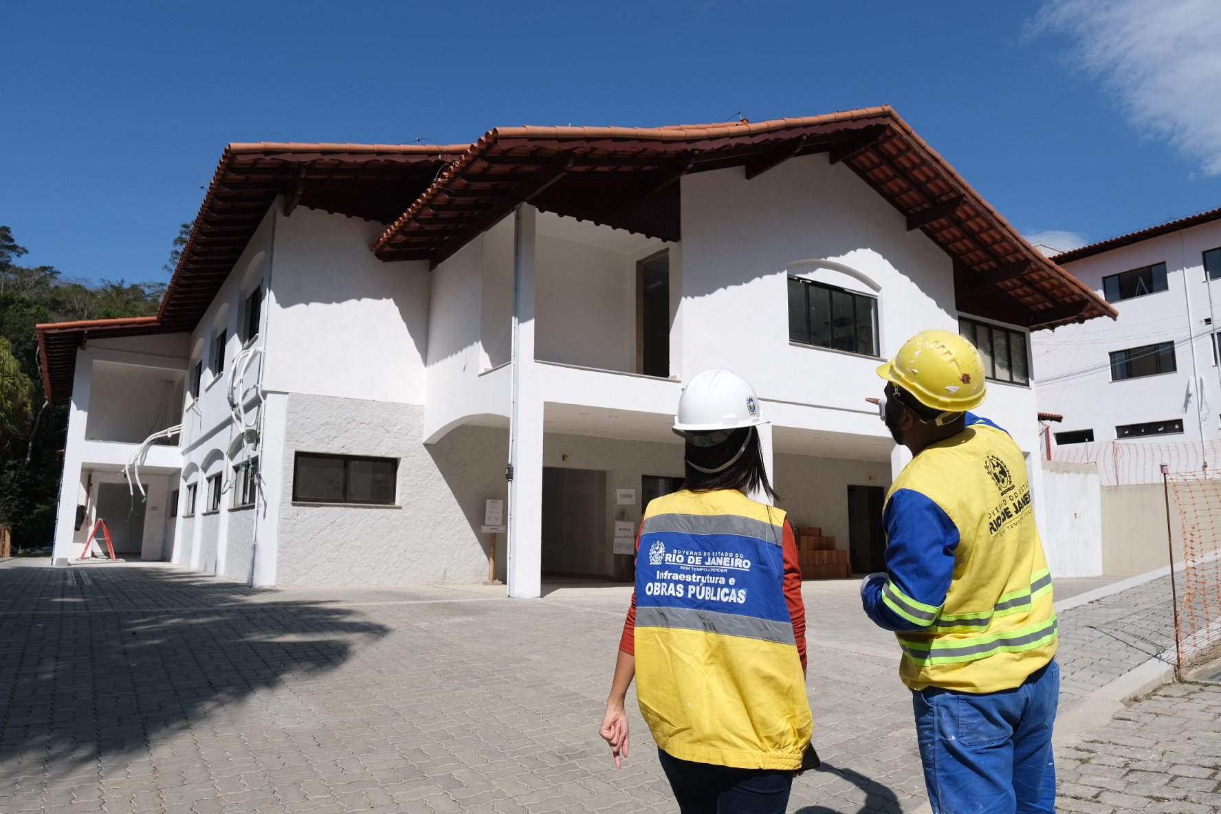 Cláudio Castro vistoria obras do Hospital Estadual de Oncologia, em Nova Friburgo