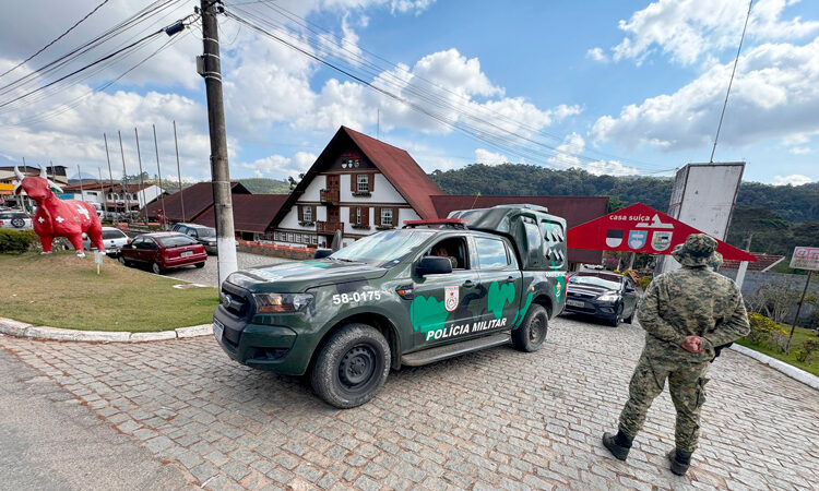 Queijaria é flagrada pela polícia ambiental poluindo rio em Conquista