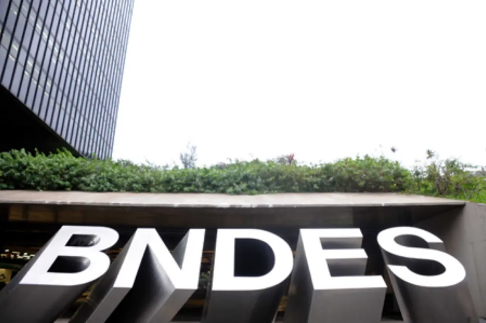 BNDES multiplica gastos com propaganda em 2024 e culpa gestão anterior