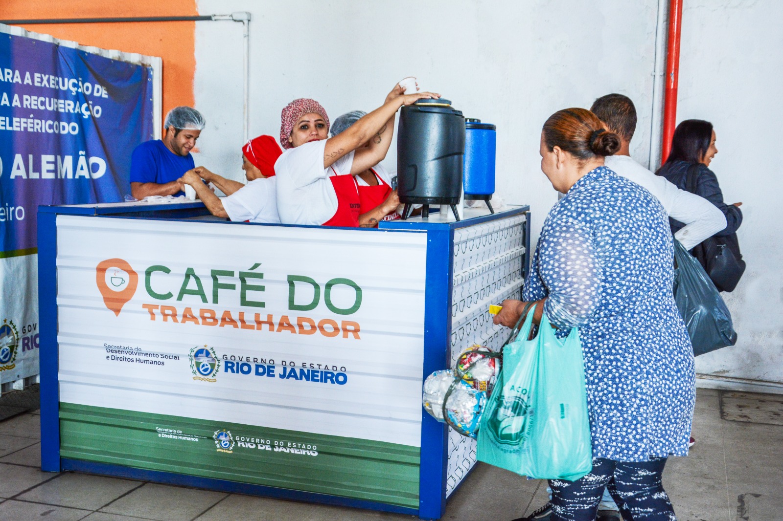 Governo do Estado inaugura Café do Trabalhador em duas estações de trem da Zona Norte do Rio