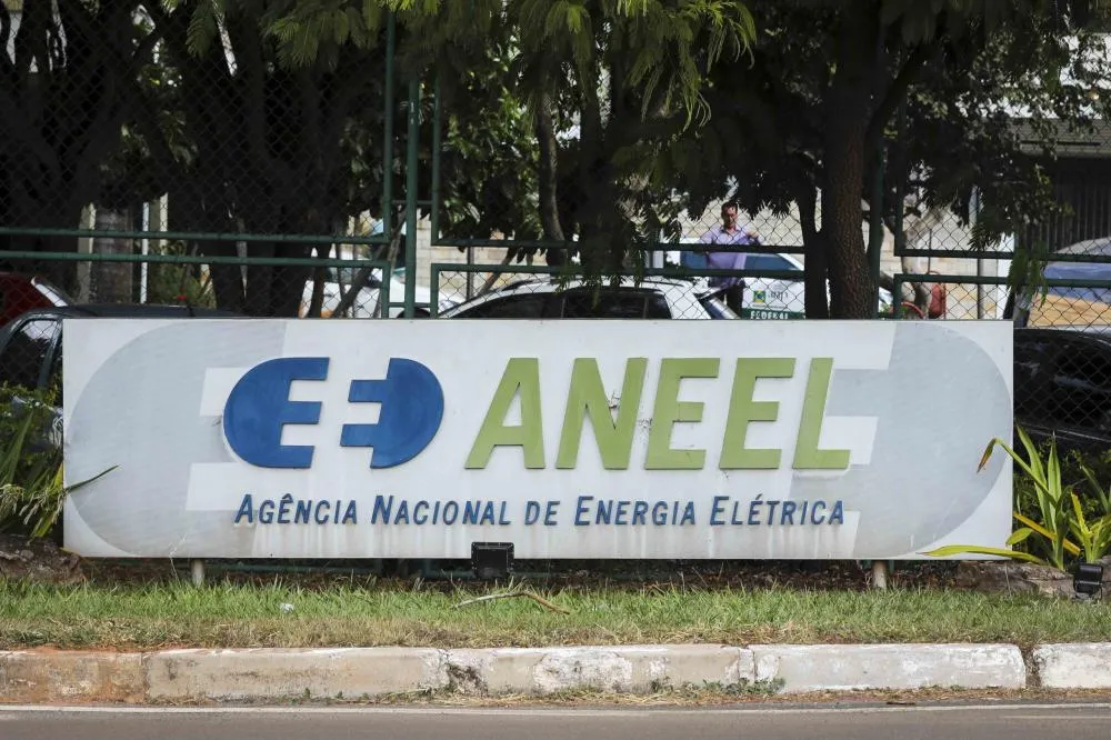 Aneel rebate acusações do ministro e expõe problemas no ministério