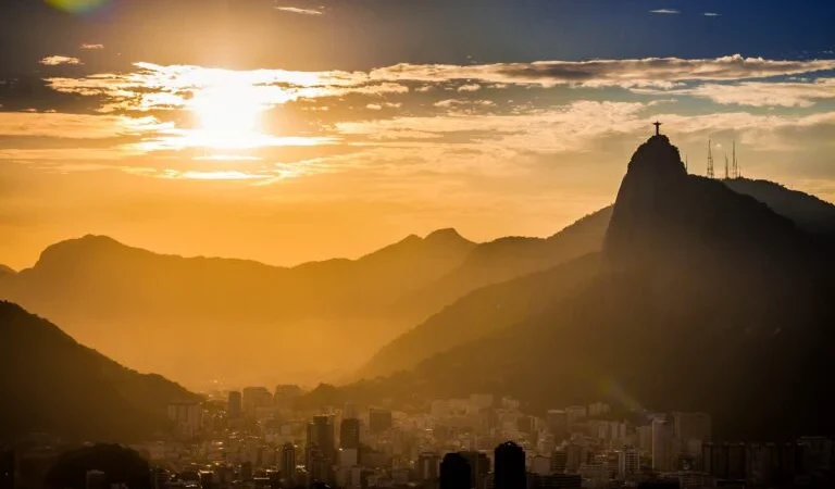 Maioria dos brasileiros apoia retorno do horário de verão