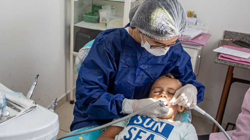 Dia do Dentista: serviço de odontologia presta serviço de qualidade em Macaé