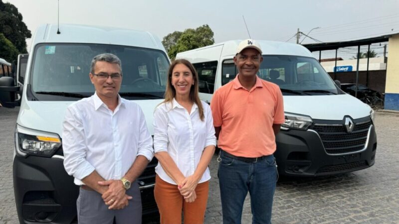 Quissamã reforça frota da Saúde com duas novas vans para transporte de pacientes