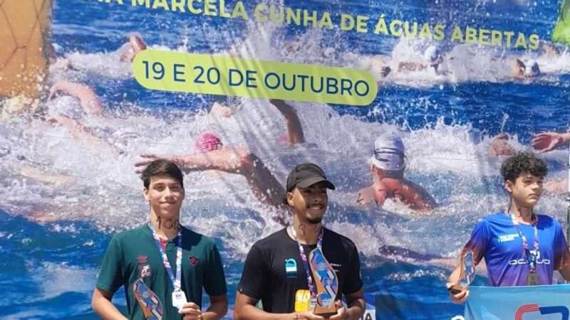 Nadador do Bolsa Atleta vence duas provas