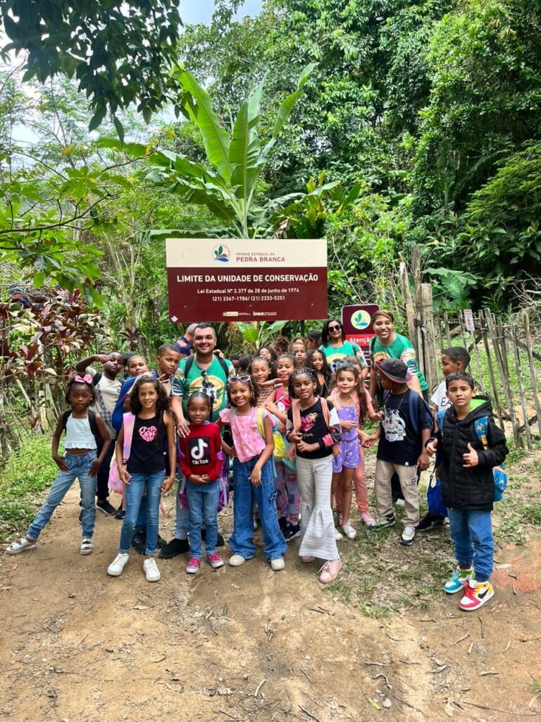 Alunos da escola de Machadinha visitam comunidade quilombola no RJ