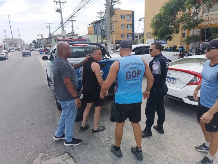 Argentino agride esposa na Praia do Forte e acaba preso em Cabo Frio