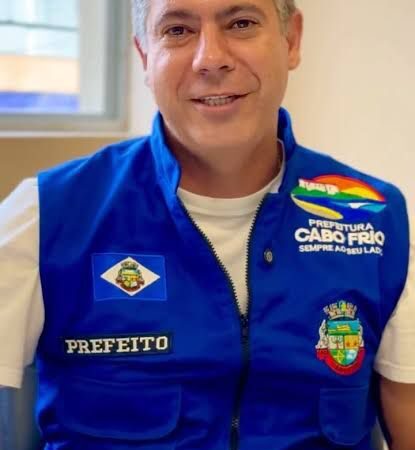 Prefeito de Cabo Frio garante pagamento de pendências salariais na quinta-feira (30)